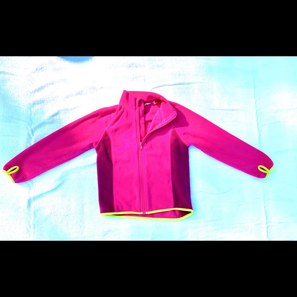 Super comfy H&M sweater for girls!